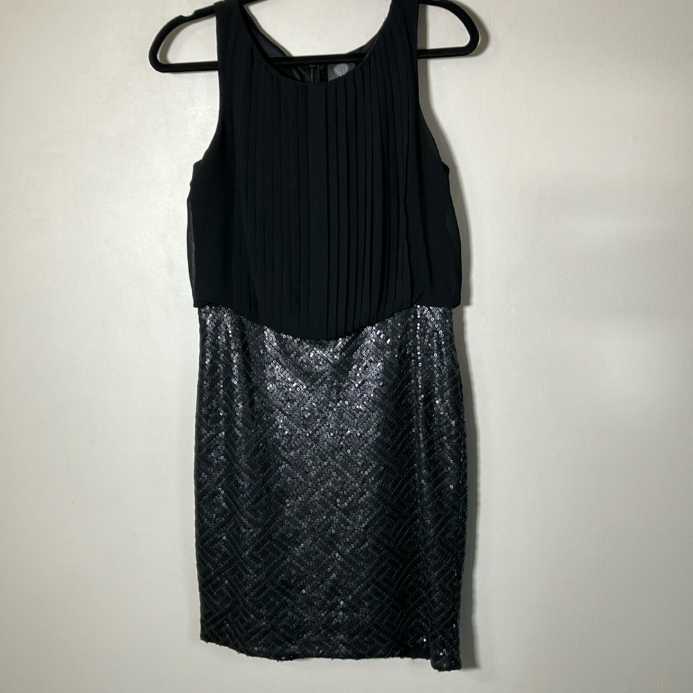 Vince Camuto black dress cocktail sequins pleated
Top women’s size 4